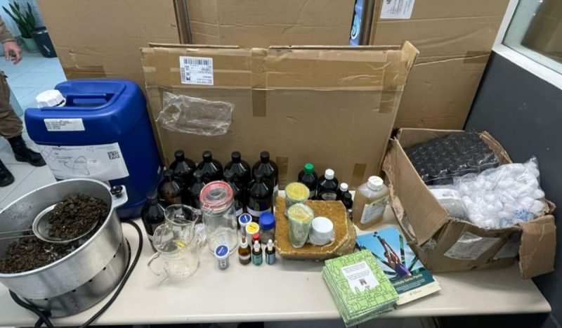 Na cobertura onde ele mora no bairro Ingleses, foram encontradas mais evid&ecirc;ncias do envolvimento com tr&aacute;fico de drogas – Foto: PMSC/Divulga&ccedil;&atilde;o/ND