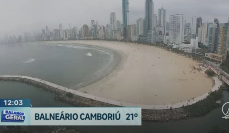 fumaça e nevoeiro em Balneário Camboriú