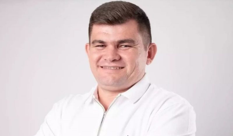 Prefeito em campanha é morto, foto mostra Marcelo Oliveira sorrindo