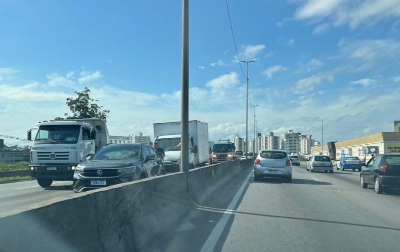 Trecho da BR-101 em São José está com lentidão no trânsito - Foto: Divulgação/GMF/ND