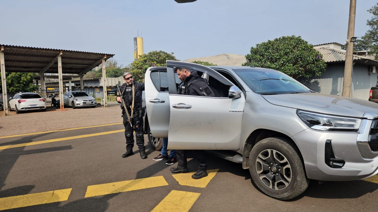 O suspeito, que é de nacionalidade estrangeira, foi conduzido ao Posto de Atendimento Policial para registrar sua prisão em flagrante. - Marcos Lewe/NDMais