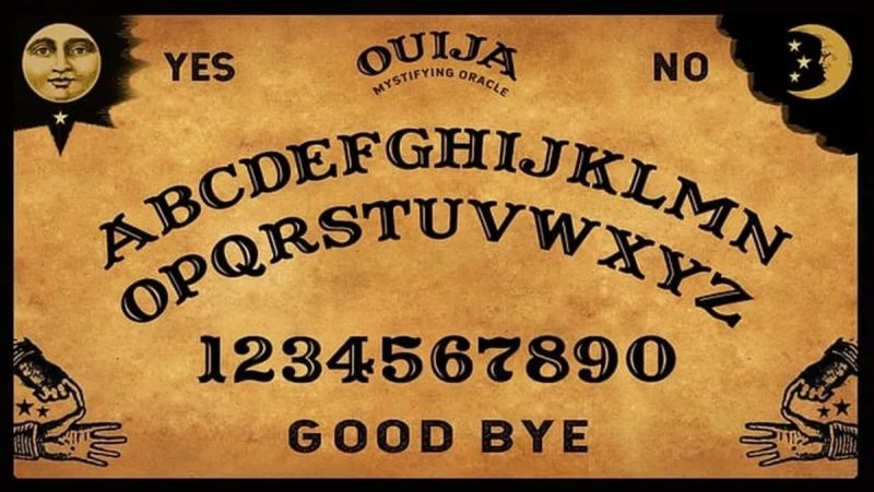 Tabuleiro Ouija foi um dos itens adquiridos por Silvio Santos na internet 