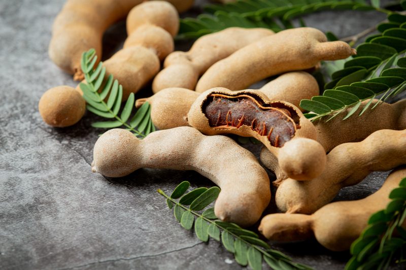 Tamarindo (fruta exótica) em uma mesa