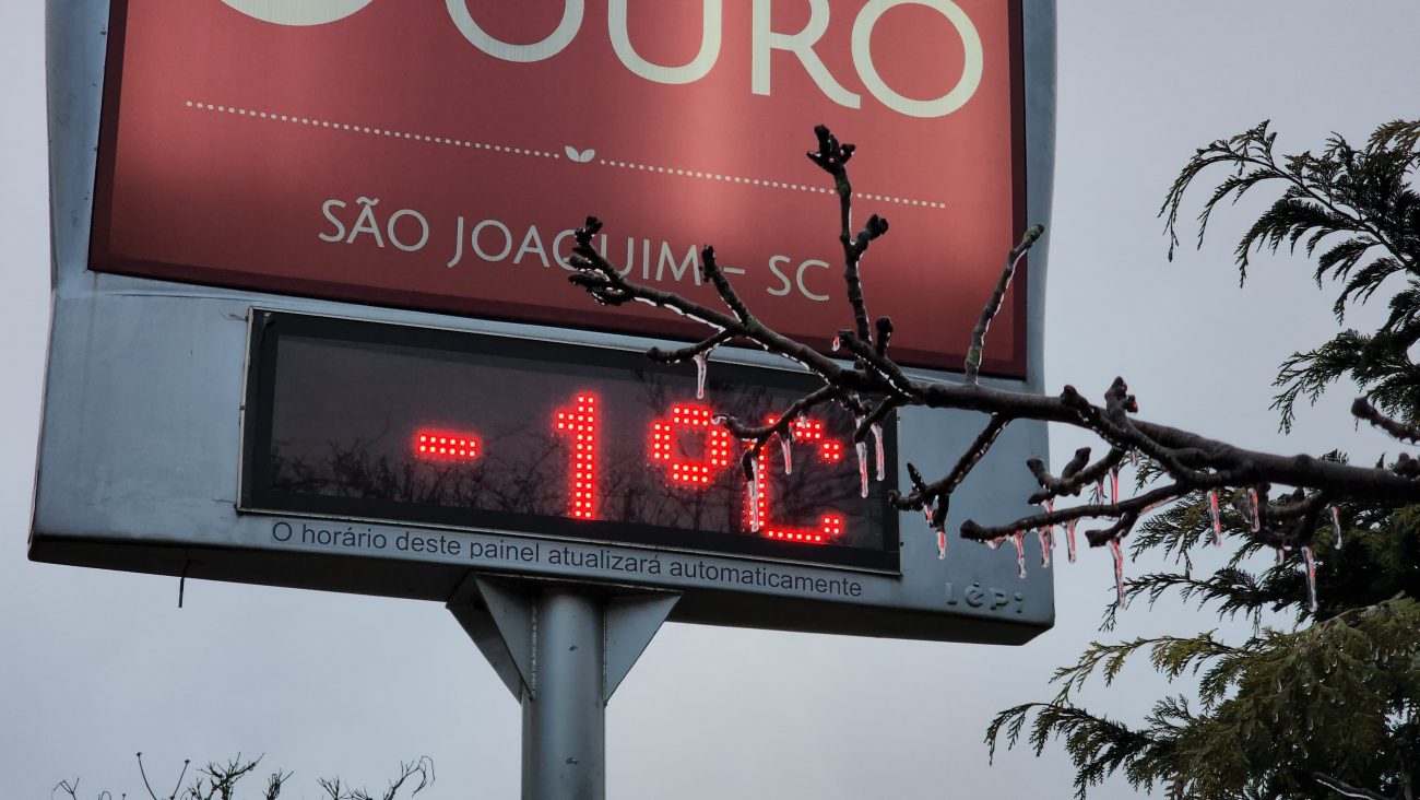 Termômetro marcando -1°C em São Joaquim Termômetro vão registrar temperaturas negativas na Serra catarinense