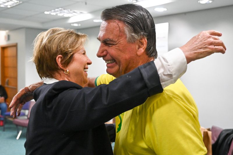 Jair Bolsonaro declara apoio a Adeliana em São José