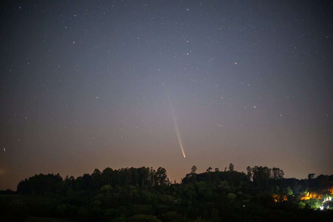 The astronomical phenomenon can be seen with the naked eye until October 6, with brightness expected to increase. - Astronomy Chapeco/Diego Debastiani