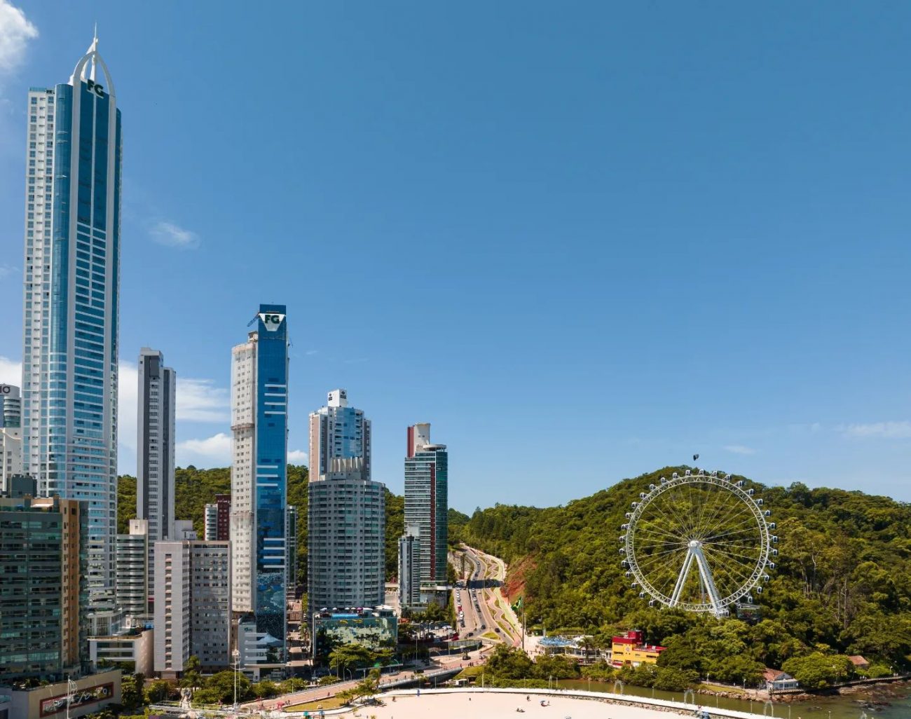 A Roda Gigante "encerra" a Avenida Atlântica no lado Norte - Divulgação
