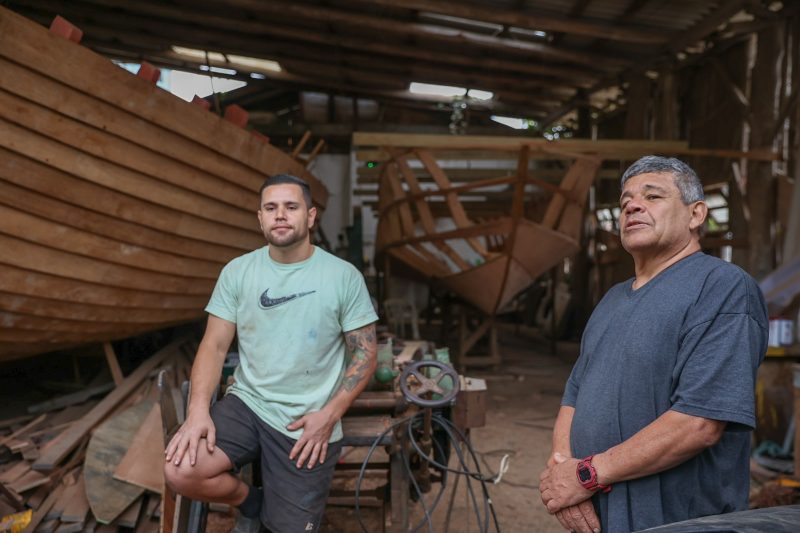 Heitor Bonadiman e José Luis Bonadiman, atuais ocupantes do Estaleiro Caiçara 