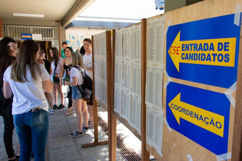 Candidatos do Vestibular Unificado realizam as provas na UFSC