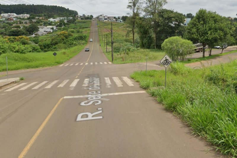 terreno baldio na rua 7 de setembro no bairro salete em são miguel do oeste onde o corpo em decomposição foi encontrado 