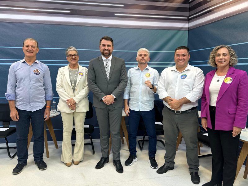 Debate entre os candidatos a prefeito de Blumenau no estúdio da NDTV