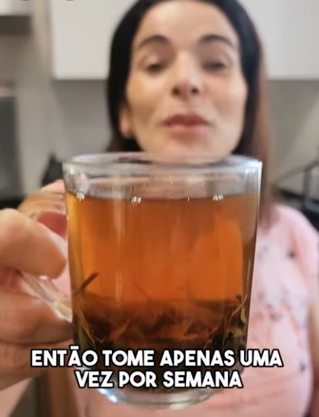 imagem da nutricionista que ensina chá poderoso para fazer cocô todos os dias