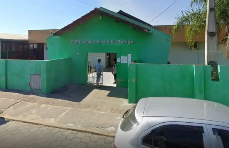 Fachada do Centro de Educação Infantil Judite da Rocha Dalago, em Balneário Camboriú