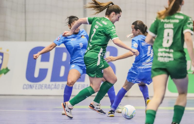 A Female enfrentará o São José Futsal no jogo de ida das quartas de final; equipe garantiu a classificação em terceiro lugar, com oito vitórias em 11 jogos