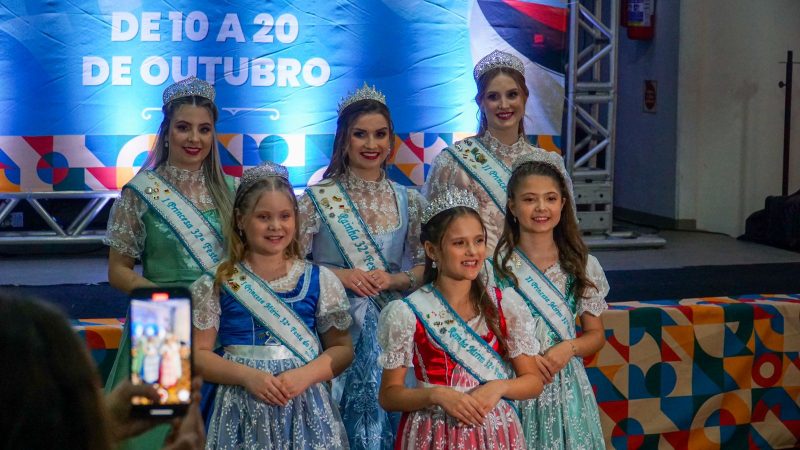 Rainhas e princesas da Festa do Imigrante no lançamento da festa