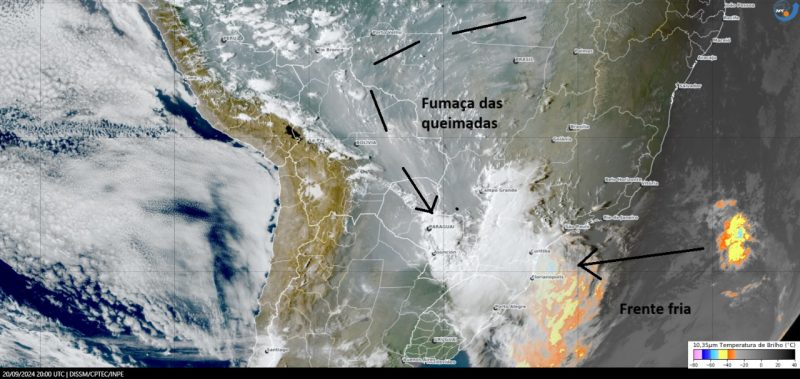 Imagem de satélite mostra movimento de fumaça das queimadas no Brasil