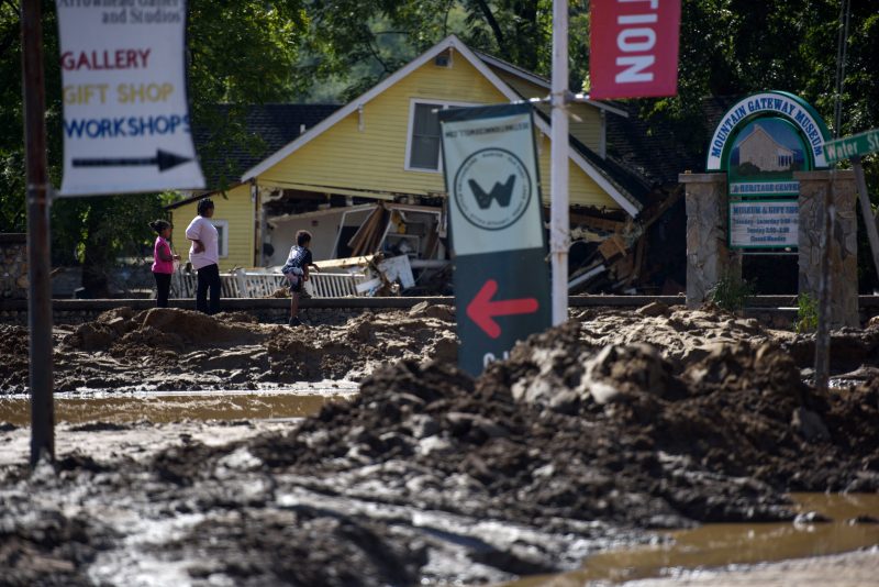 Local devastado pelo Furacão Helene na Carolina do Norte, nos Estados Unidos