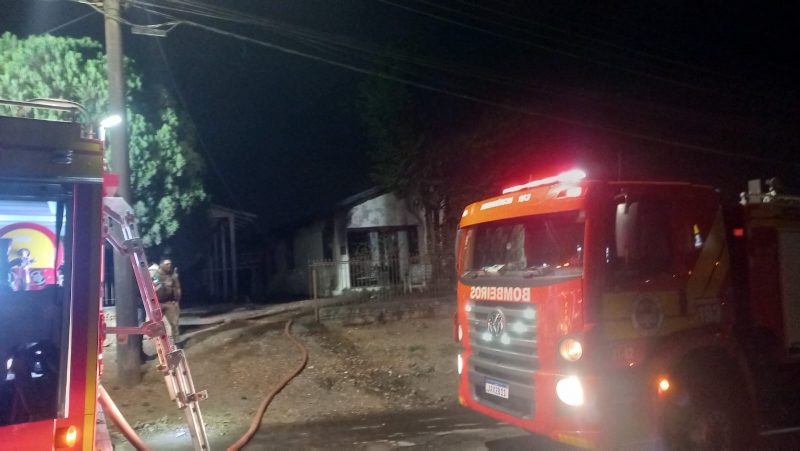 Casa pegou fogo em Canoinhas