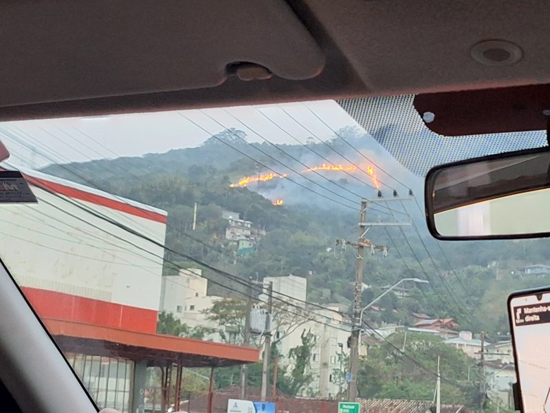 Incêndio no bairro Saco Dos Limões