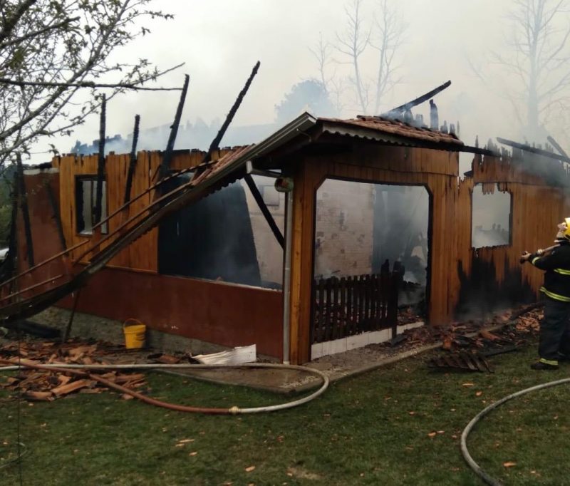 Raio incêndio em casa