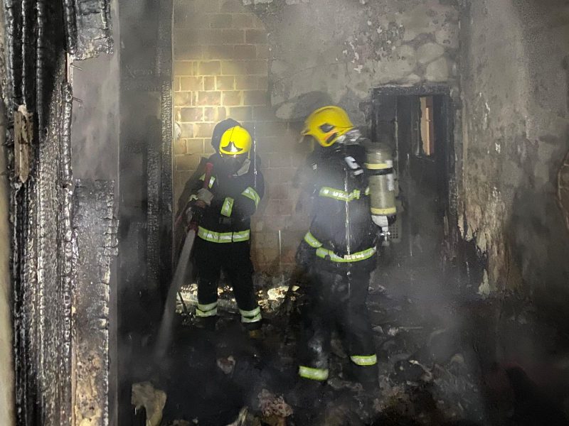 Incêndio na casa do tenente-coronel do Exército, na Vila Militar, no bairro Garcia, aconteceu na noite desta quarta-feira (11) 