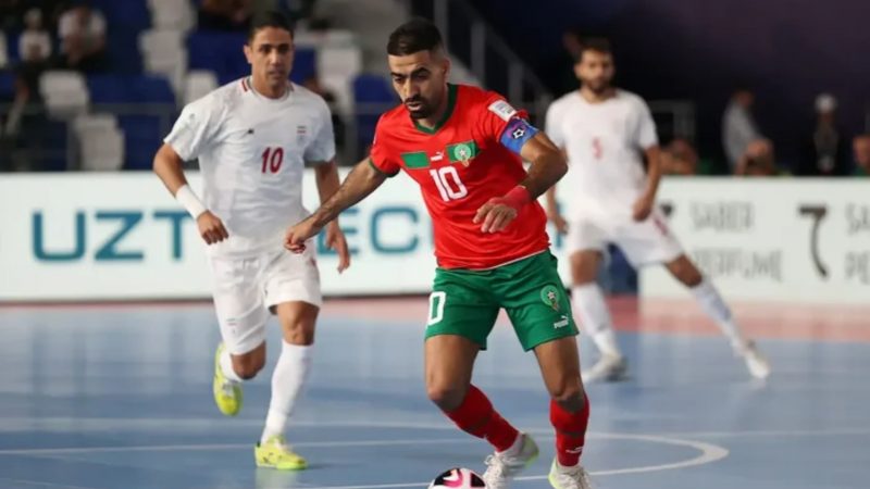 Lance do jogo entre Irã e Marrocos na Copa do Mundo de Futsal