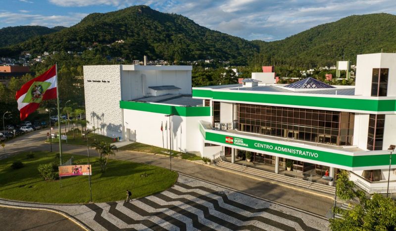 Projeto de lei para orçamento de 2025 foi enviado para a Alesc nesta segunda (30), foto mostra centro administrativo, sede do Governo do Estado