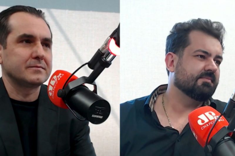 Felipe Balzan, presidente do Salão do Imóvel e Techcon 2024, e Roberto Otowicz, presentante do Sinduscon durante entrevista ao Business Cast na rádio Jovem Pan Chapecó