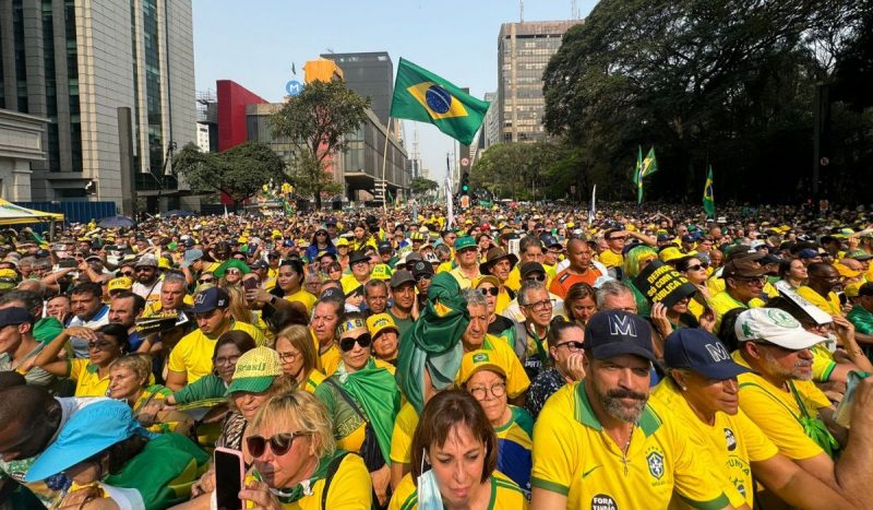 Manifestação na Avenida Paulista mobiliza apoiadores do ex-presidente, Jair Bolsonaro, contra o ministro do STF, Alexandre de Moraes