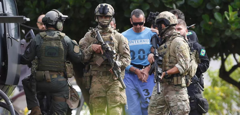 Marcola sendo preos por policiais 