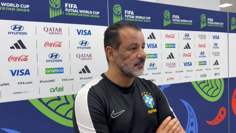 Marquinhos Xavier durante treino antes da estreia do Brasil na Copa do Mundo de Futsal