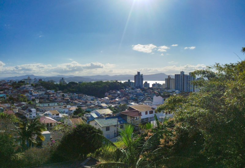 Calor predomina no início da primeira semana de primavera