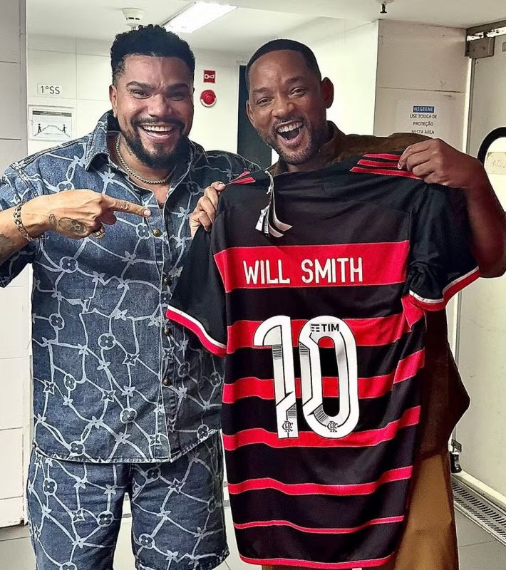 Will Smith posa em foto com camisa do Flamengo 