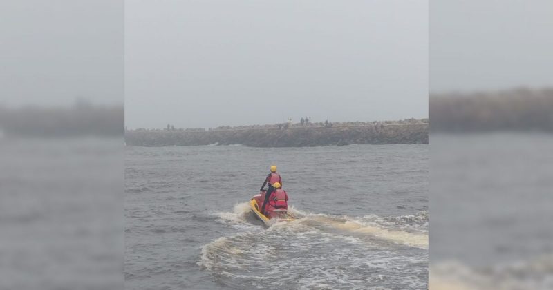 Buscas são feitas por terra e por água pelo Corpo de Bombeiros e pela Marinha do Brasil