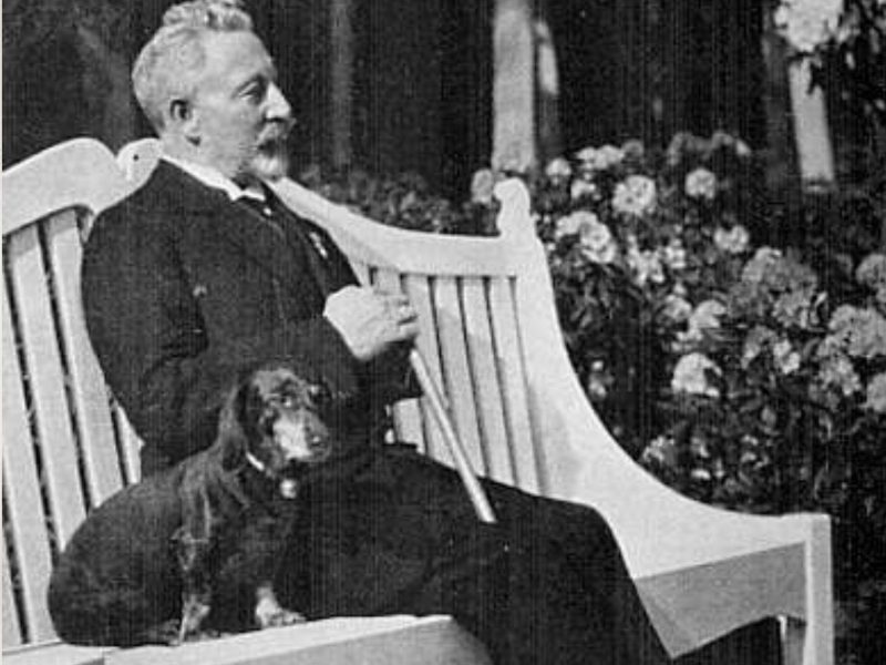 Kaiser Wilhelm II e um cachorro salsicha 