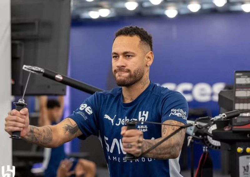 Neste um ano, Neymar realizou preparação física semanal para se recuperar de lesão