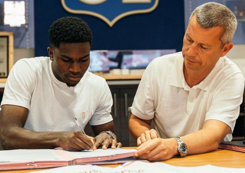 Nuamah quando assinou com o Lyon no ano passado