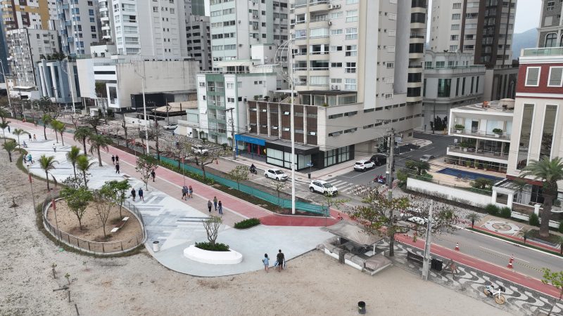 Foto mostra nova orla de Balneário Camboriú vista de cima