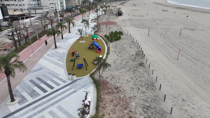 Foto mostra nova orla de Balneário Camboriú vista de cima