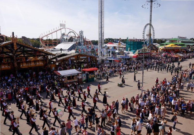 Foto do desfile de início da Oktoberfest em Munique 