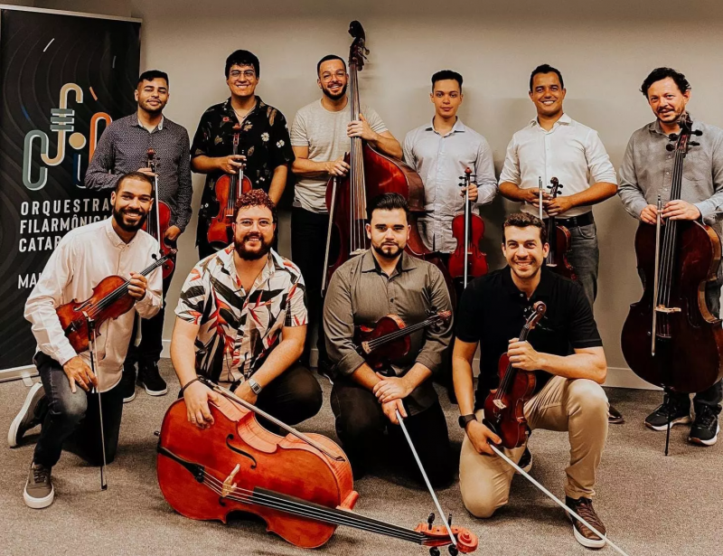 Formação da Ofic que estará nesta terça no Teatro Ademir Rosa em um concerto gratuito