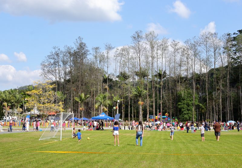 O maior parque p&uacute;blico de Blumenau foi entregue &agrave; comunidade neste s&aacute;bado (28) – Foto: Eraldo Schnaider