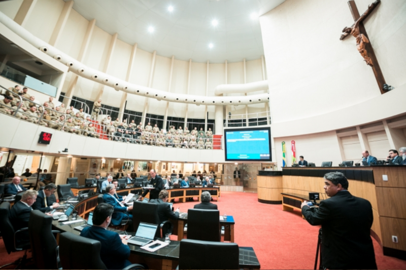 Plenário da Alesc durante votação que aprovou empréstimos em SC