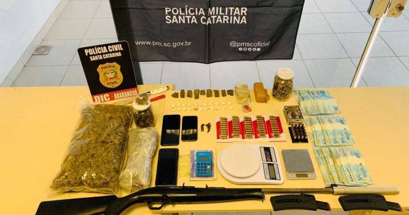 Operação em SC prende armas, drogas e dinheiro