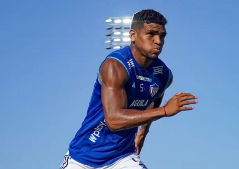 Rafael Pérez é jogador do Júnior Barranquilla