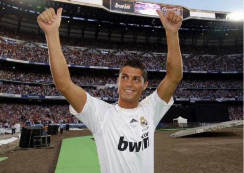 Cristiano Ronaldo em apresentação no Real Madrid em 2009