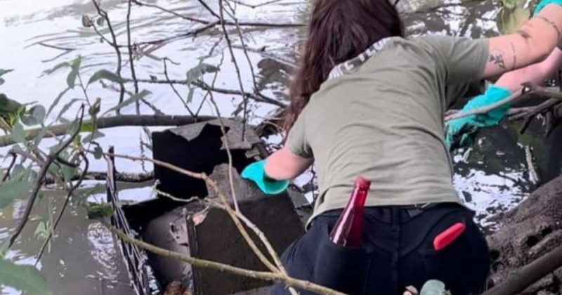 Ação do World Cleanup Day retira 4 mil litros de lixo do Rio Camboriú