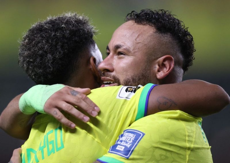 Neymar e Rodrygo atuando juntos pela Seleção Brasileira