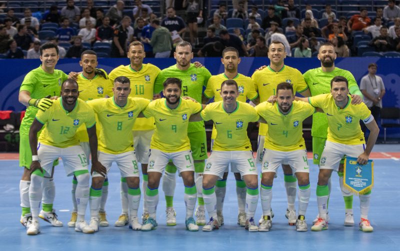 Seleção brasileira tenta o sexto título da Copa do Mundo de Futsal