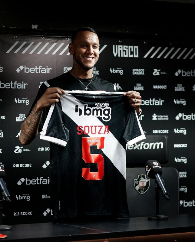 Souza é jogador do Vasco e foi assaltado ficando na mira de fuzil no Rio de Janeiro